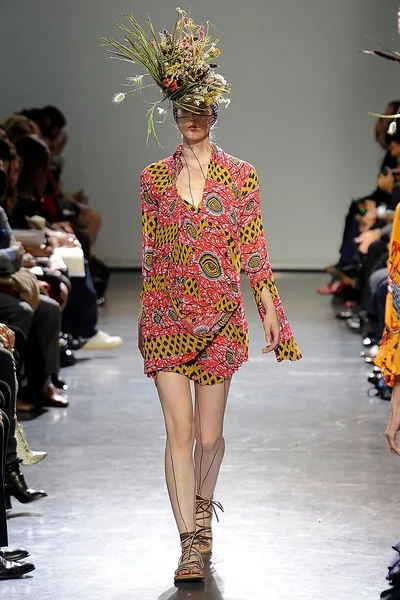 Look 25